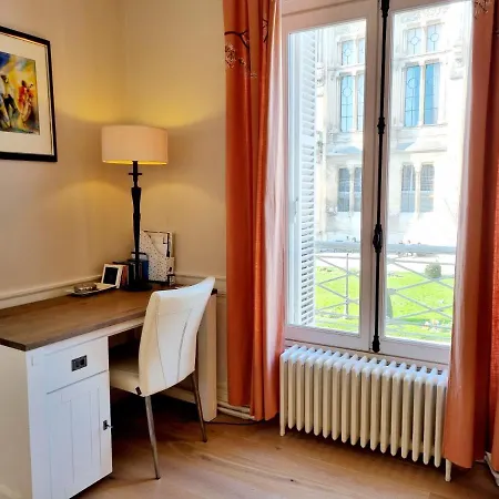 Face A L'hotel De Grand Et Lumineux Lejlighed