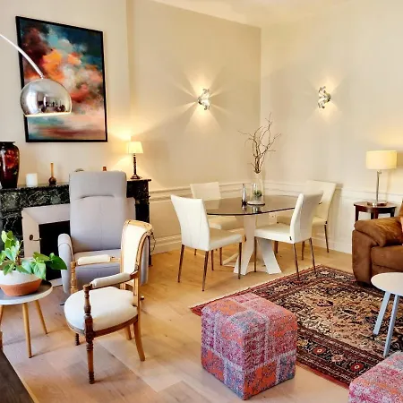 Face A L'hotel De Grand Et Lumineux Angoulême