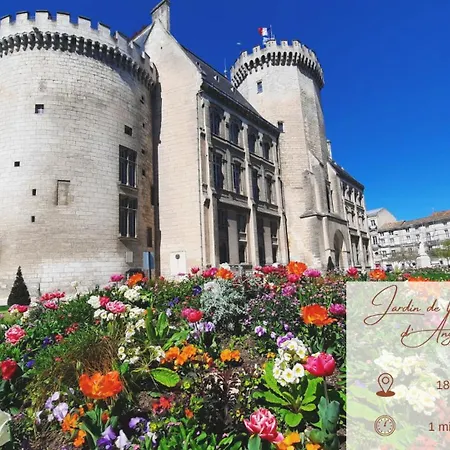Lejlighed Face A L'hotel De Grand Et Lumineux Angoulême