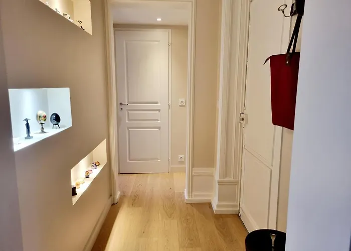 Face A L'hotel De Grand Et Lumineux Apartment