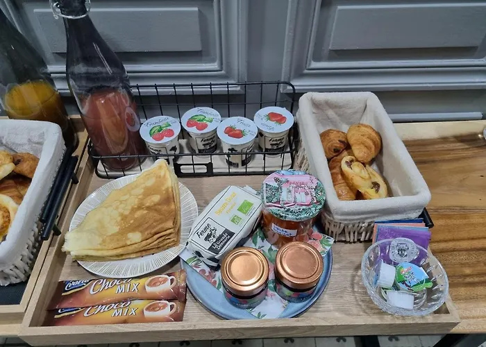 Face A L'hotel De Grand Et Lumineux Apartment