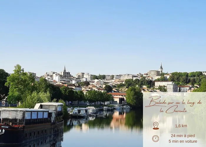 Face A L'hotel De Grand Et Lumineux